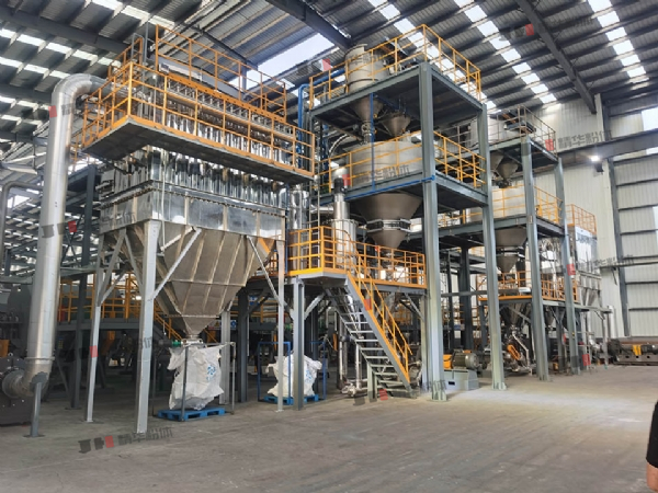 石油焦超微沖擊磨--內蒙古某生產現場